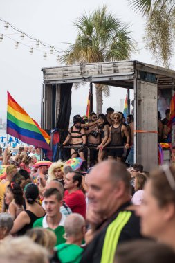 Benidorm, İspanya-Eylül 8, 2018: Benidorm 2018 gurur geçit töreni, Lgtb gurur dört gün kutlama vurgulamak