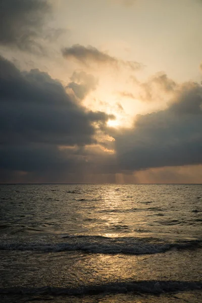 Storm Clouds Threatening Dangerous Weather Coast — Stock Photo, Image