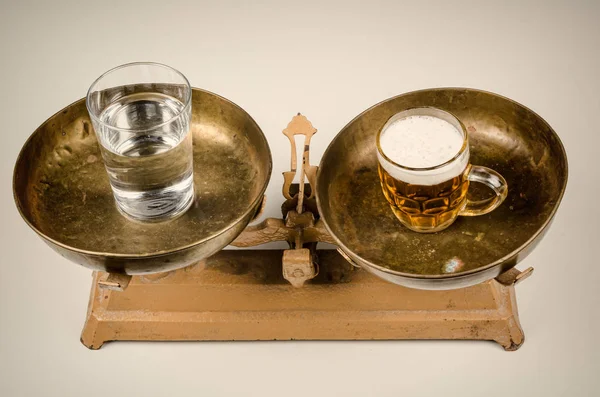 Beer Water Vintage Scales Alcoholism Concept — Stock Photo, Image