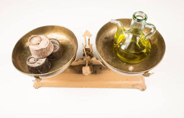Olive Oil Vintage Scales Nutrition Concept — Stock Photo, Image