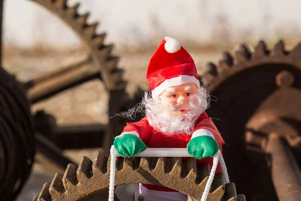 Weihnachtsmann Den Zahnrädern Des Konsumismus Ein Konzept — Stockfoto