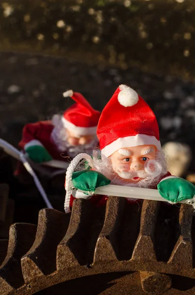 Weihnachtsmann Den Zahnrädern Des Konsumismus Ein Konzept — Stockfoto