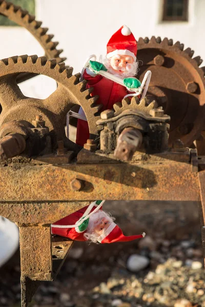 圣诞老人在消费主义的齿轮 一个概念 — 图库照片