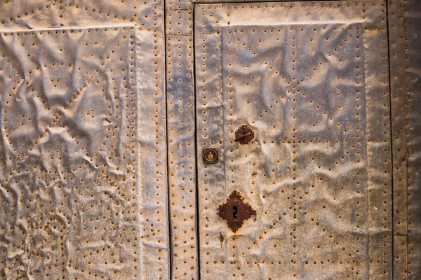 Detalj ta en dubbade dörr — Stockfoto