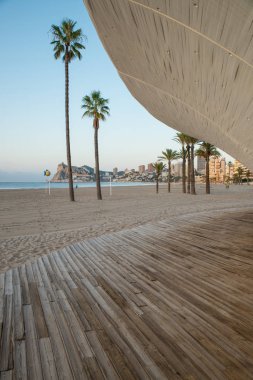 Onun promenade, Costa Blanca İspanya görüldüğü gibi Benidorms Poniente beach