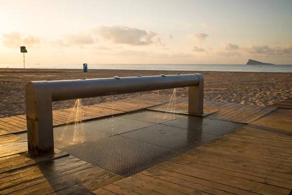 Sonnenaufgang Sonnigen Strand Von Benidorm Mit Laufender Fußwaschung Costa Blanca — Stockfoto