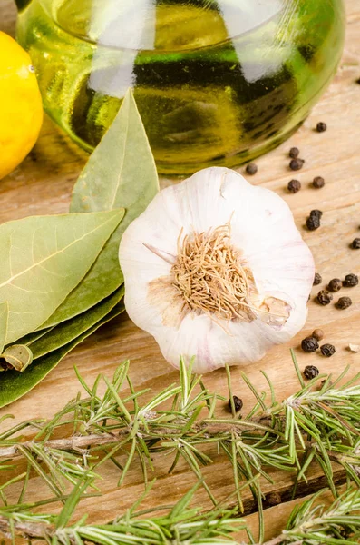 Mazzo di ingredienti mediterranei — Foto Stock