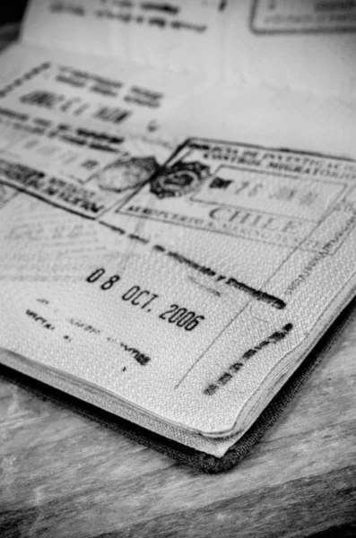 Régi útlevél teljes bélyeggel — Stock Fotó