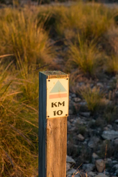 Wpoden hiking signpost — Stock Photo, Image