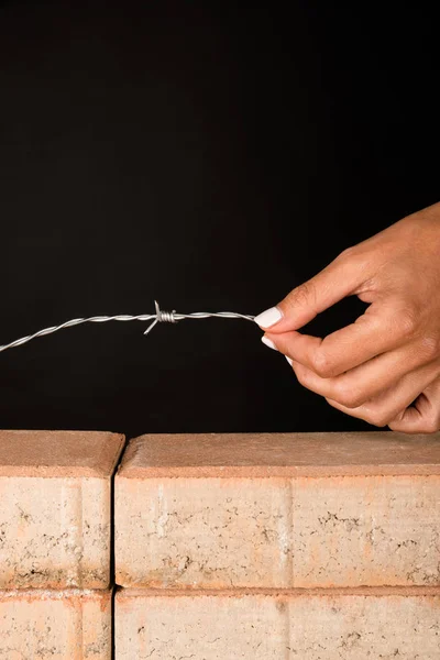 Securing the wall — Stock Photo, Image