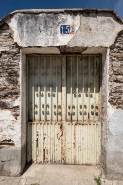 eski yıpranmış kapı