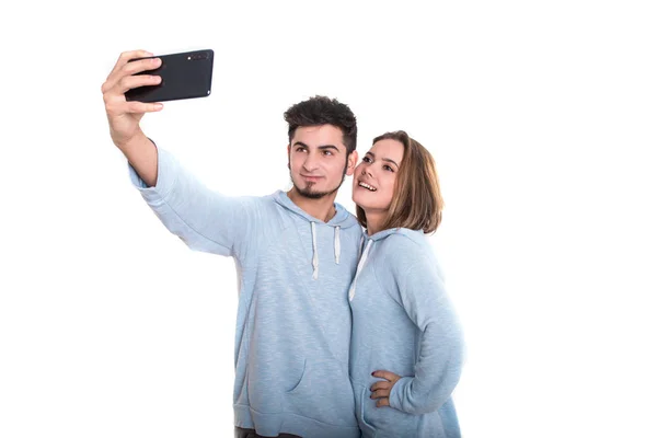 젊은 사랑 부부 서 흰색 절연 및 selfie — 스톡 사진