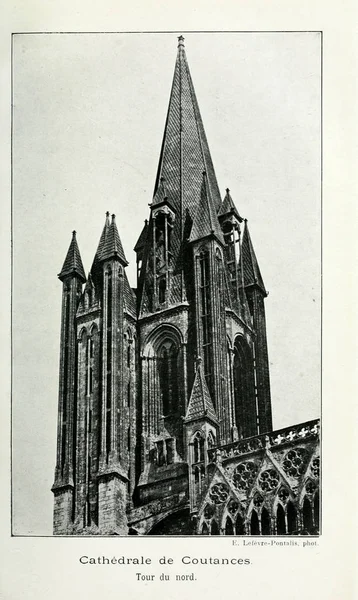 Kirkko Katedraali Kristillinen Arkkitehtuuri — kuvapankkivalokuva