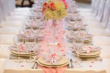 Resepsiyon, süslemeleri ve bir tatil için tablo ayarı açık büfe