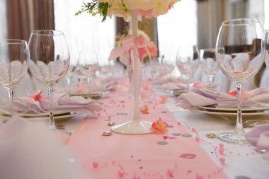 Resepsiyon, süslemeleri ve bir tatil için tablo ayarı açık büfe