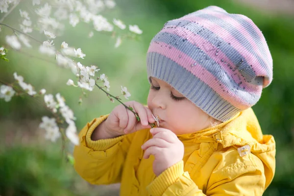 Pretty Little Girl Jeans Yellow Jacket Street — Stock Photo, Image