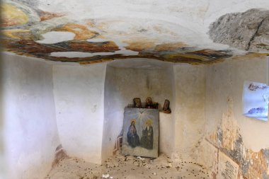 12. yüzyılda 14 km uzaklıkta merkezi Varna Bulgaristan bir Ortodoks kaya Manastırı kalıntıları Aladzha Manastırı.