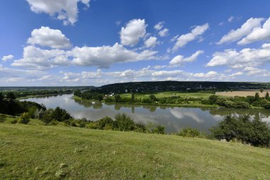 Manastır Zhapka bir manastırda Zhapka Köyü.