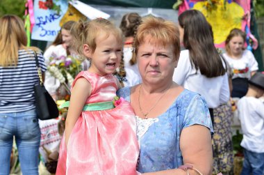 Bir aile (Baba, Anne) eşler evlilik dayalı bir topluluktur ve ruhsal olan tek çocukları (kendi ve kabul edilen) bağlı, ortak yaşam ve karşılıklı ahlaki sorumluluğu.