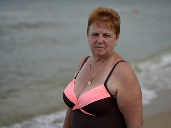 Самая молодая семья путешествует по миру, наслаждаясь его красотой
.