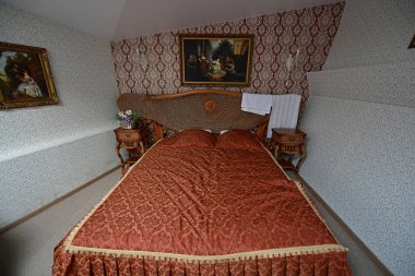 Hotel Venice Castle, Berdyansk'ta bir sahil beldesinde yer almaktadır. 15.06.2019, bir ortaçağ kalesi nin stillerinde iç mekan.