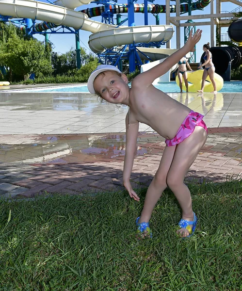 Los Niños Juguetean Mar — Foto de Stock