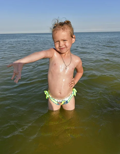 Los Niños Juguetean Mar — Foto de Stock