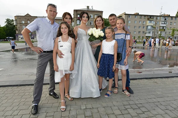 Novomoskovsk Ukrajna Július 2019 Érettségi Fél Utolsó Iskolás Labdát Szülők Jogdíjmentes Stock Képek