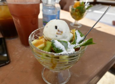 Odessa'yı gezerken en iyi restoranları ziyaret ettik.