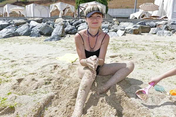 Rodina Hraje Písku Pobřeží Černého Moře Sauvignon Beach — Stock fotografie