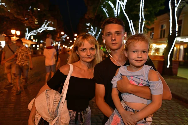 Familien Rejser Til Seværdighederne Odessa - Stock-foto