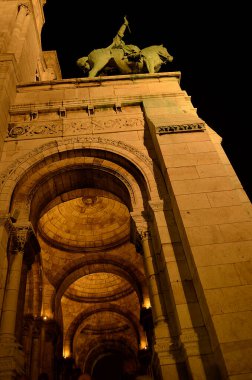 Avrupa 'nın önde gelen şehirlerinden biri ve dünyanın kültür, sanat, moda ve gastronomi merkezi..