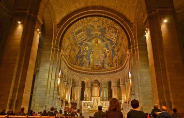 Avrupa 'nın önde gelen şehirlerinden biri ve dünyanın kültür, sanat, moda ve gastronomi merkezi..