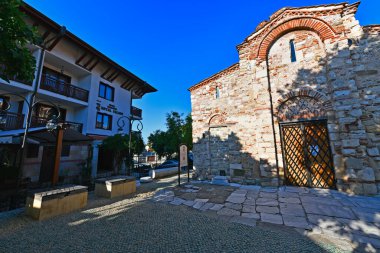 Nessebar Bulgar kenti Burgaz kentinin kuzeyindeki kayalık bir yarımadada yer alıyor. Avrupa 'nın en eski şehirlerinden biri. Nessebar UNESCO Dünya Mirasları Listesine dahil edildi.