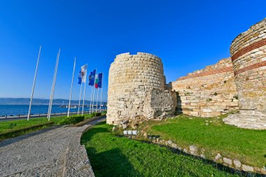 Nessebar Bulgar kenti Burgaz kentinin kuzeyindeki kayalık bir yarımadada yer alıyor. Avrupa 'nın en eski şehirlerinden biri. Nessebar UNESCO Dünya Mirasları Listesine dahil edildi.