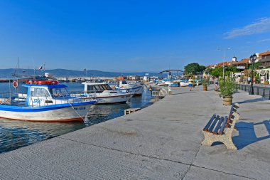 Bulgaristan, Nessebar 06 / 25 / 2018. Bulgar kenti Burgaz kentinin kuzeyindeki kayalık bir yarımadada yer alıyor. Avrupa 'nın en eski şehirlerinden biri. Nessebar UNESCO Dünya Mirasları Listesine dahil edildi.