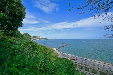 Güney Dobrudja 'daki Bulgar Karadeniz kıyısındaki Balchik Sarayı. Resmi adı Sessiz Yuva Sarayı. Bu bölge Romanya 'ya aitken, Edinburgh Kraliçesi Mary' nin ihtiyaçları için inşa edildi..