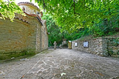 Güney Dobrudja 'daki Bulgar Karadeniz kıyısındaki Balchik Sarayı. Resmi adı Sessiz Yuva Sarayı. Bu bölge Romanya 'ya aitken, Edinburgh Kraliçesi Mary' nin ihtiyaçları için inşa edildi..