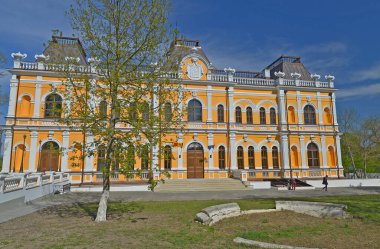 Moldova, Hincesti 05.05.2017 yılı. Manuk Bey Sarayı, 1817 yılında Mimar Bernardazzi tarafından Manuk Bey Mirzoyan emriyle inşa edilmiş bir binadır..