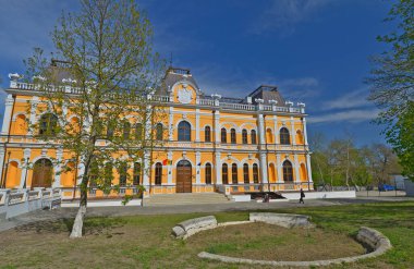 Moldova, Hincesti 05.05.2017 yılı. Manuk Bey Sarayı, 1817 yılında Mimar Bernardazzi tarafından Manuk Bey Mirzoyan emriyle inşa edilmiş bir binadır..