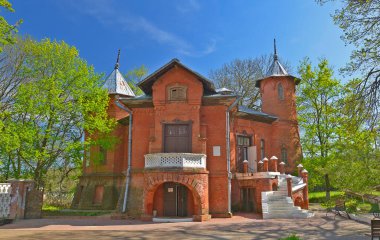 Moldova, Hincesti 05.05.2017 yılı. Manuk Bey Sarayı, 1817 yılında Mimar Bernardazzi tarafından Manuk Bey Mirzoyan emriyle inşa edilmiş bir binadır..