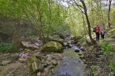 Sahra manastırı kompleksi bir kaya manastırı, antik taş kiliseler, ek binalar ve birkaç ek bina içerir. Manastır aktif, sadece turistler tarafından değil, Ortodoks hacılar tarafından da ziyaret ediliyor..