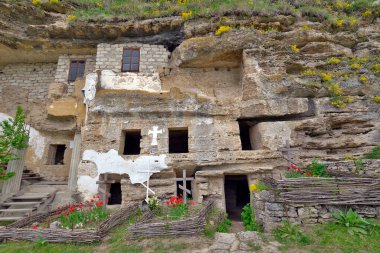  Tsypovo 'daki Varsayım Manastırı Güneydoğu Avrupa' daki en büyük kaya manastırlarından biridir..