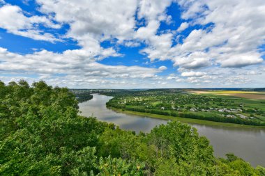 Moldova, Soroca kenti 05 / 02 / 2018 yılı. Soroka kalesi mükemmel korunmuş, yuvarlak bir şekli var. Dört yuvarlak kule ve beşinci giriş kare..