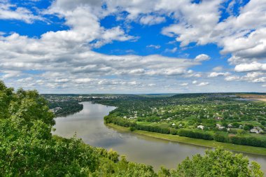 Moldova, Soroca kenti 05 / 02 / 2018 yılı. Soroka kalesi mükemmel korunmuş, yuvarlak bir şekli var. Dört yuvarlak kule ve beşinci giriş kare..