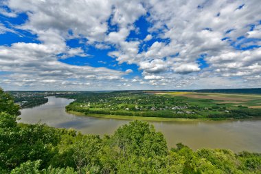 Moldova, Soroca kenti 05 / 02 / 2018 yılı. Soroka kalesi mükemmel korunmuş, yuvarlak bir şekli var. Dört yuvarlak kule ve beşinci giriş kare..
