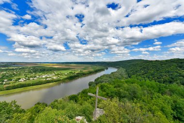 Moldova, Soroca kenti 05 / 02 / 2018 yılı. Soroka kalesi mükemmel korunmuş, yuvarlak bir şekli var. Dört yuvarlak kule ve beşinci giriş kare..