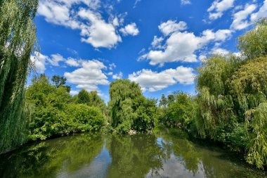 Chisinau Zooloji Parkı Moldova 'nın başkenti Chisinau' da bir hayvanat bahçesidir. Şehrin güneydoğu eteklerinde yer almaktadır..
