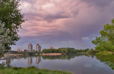 Moldova 'da seyahat. Rybnitsa Dinyester 'in sol kıyısında yer alan büyük bir sanayi ve sanayi merkezidir.