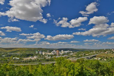 Moldova 'da seyahat. Rybnitsa Dinyester 'in sol kıyısında yer alan büyük bir sanayi ve sanayi merkezidir.